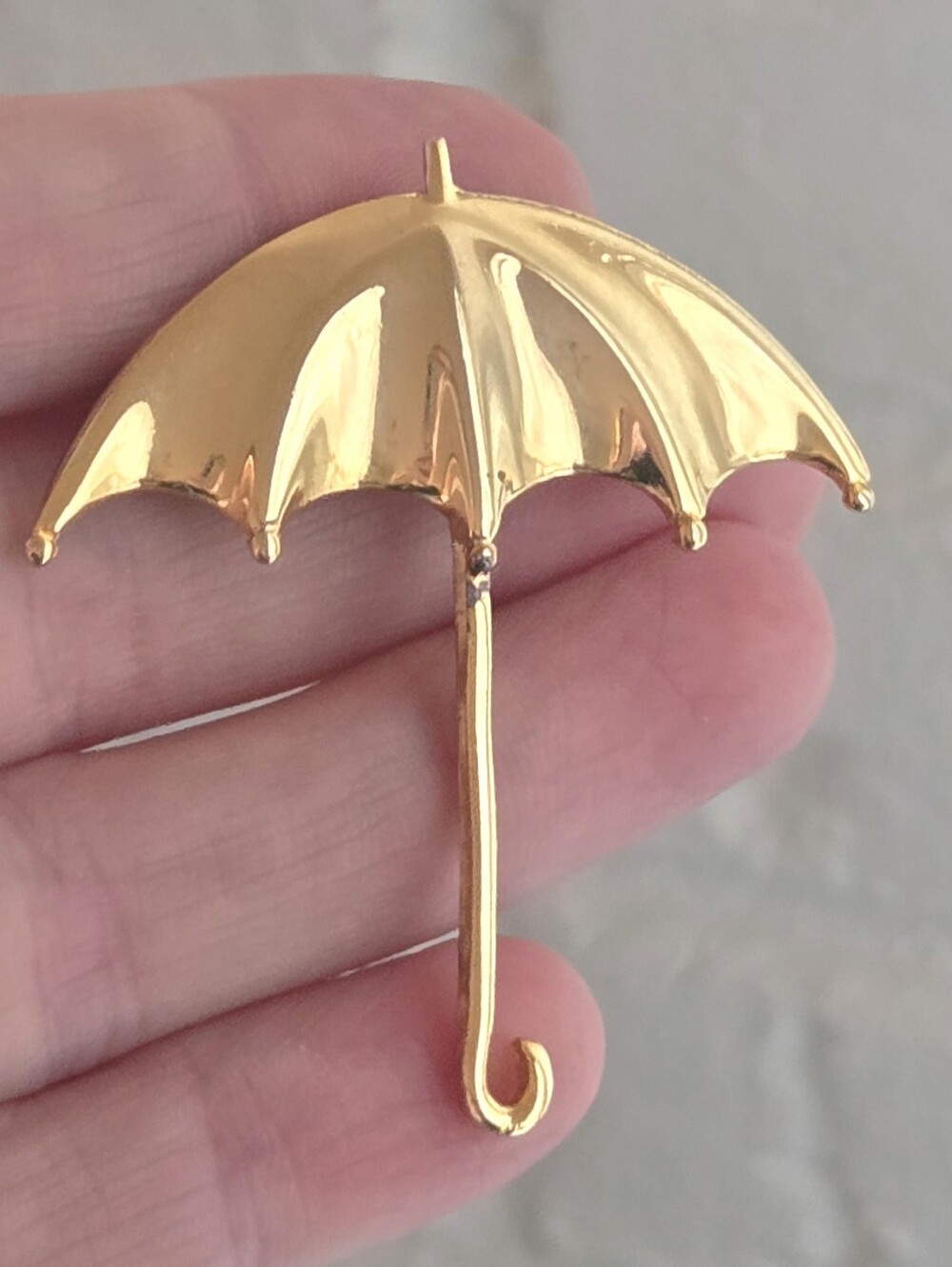 Vtg Mid Century Umbrella Brooch, Gold Tone, 2", Retro